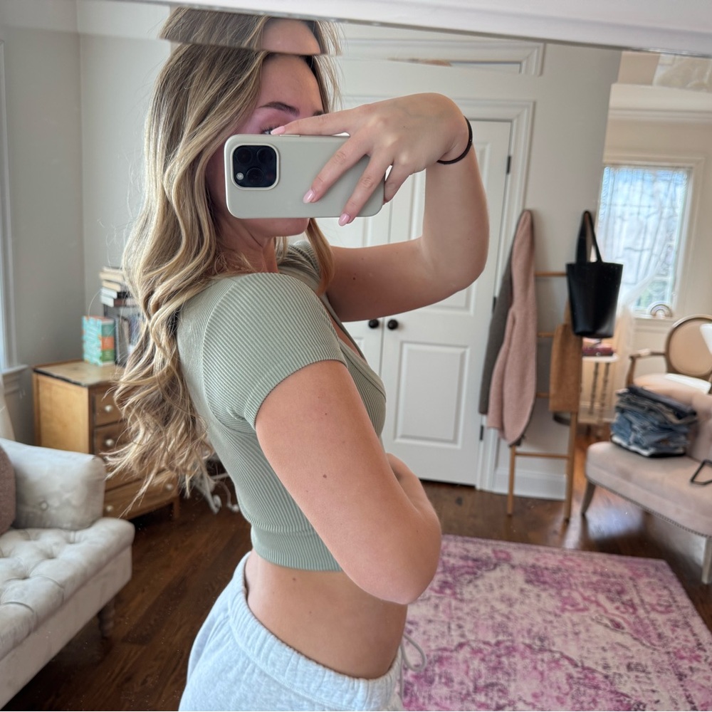 Cute Green Ribbed Crop Top - Picture 2 of 3